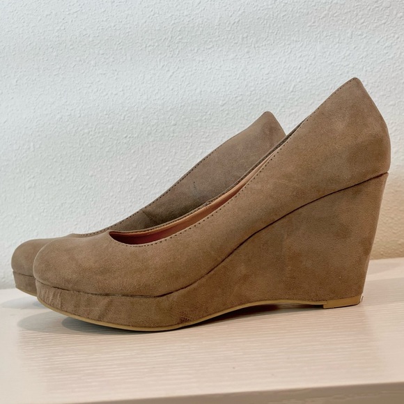 Cute brown heels - Picture 6 of 9